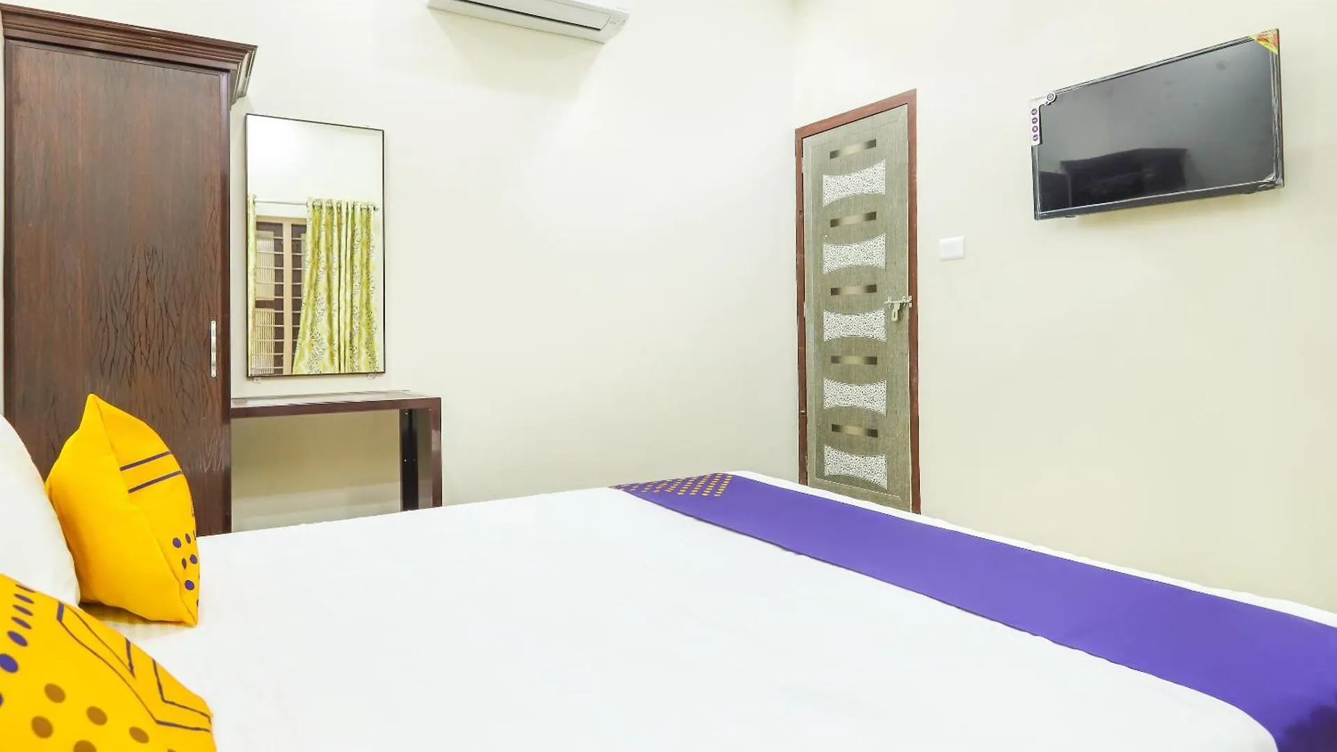 Hotel O Aluva Railway Station Formerly Menachery Tourist Home Alwaye Indien